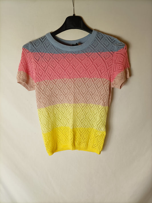 H&M. Top multicolor T.s