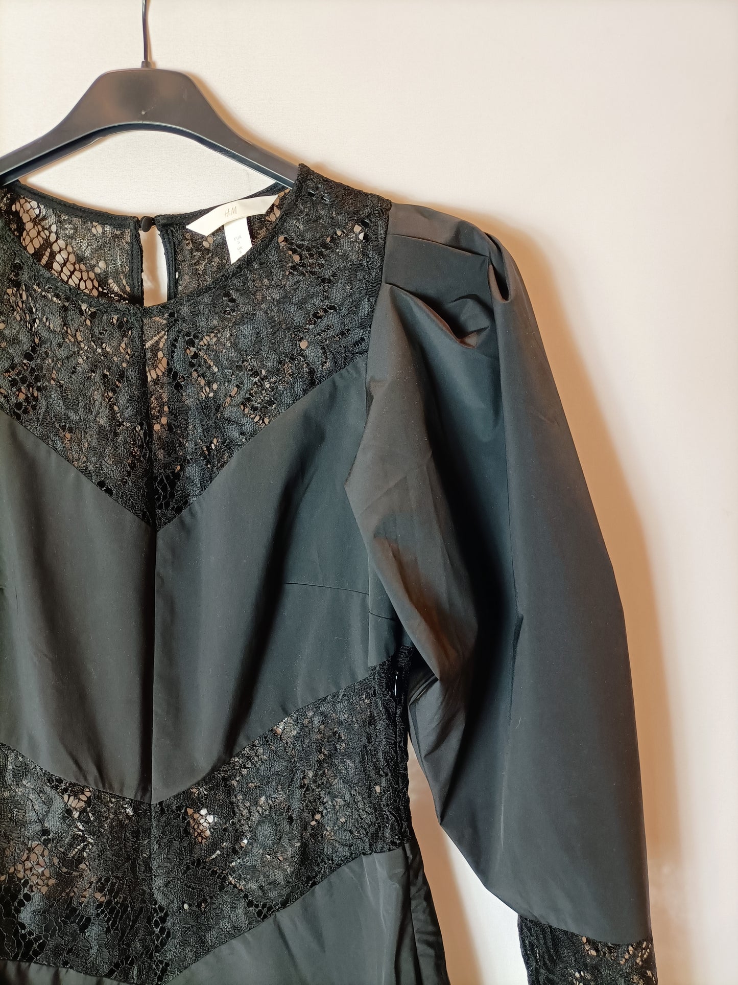 H&amp;M. Black dress with lace Ts