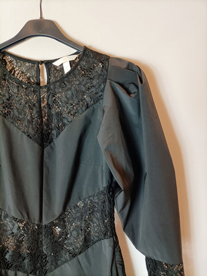 H&amp;M. Black dress with lace Ts