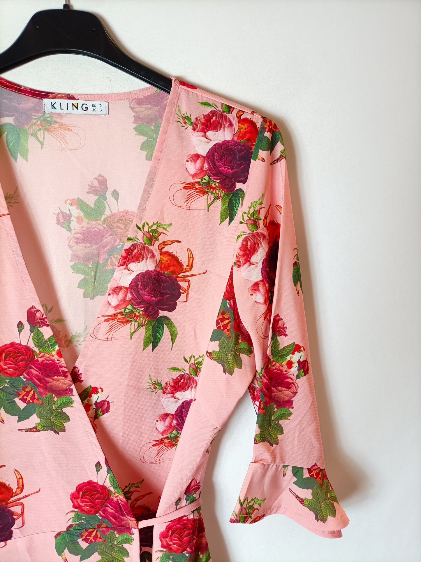 KLING. Vestido rosa flores cruzado. T 2 ( S/M)