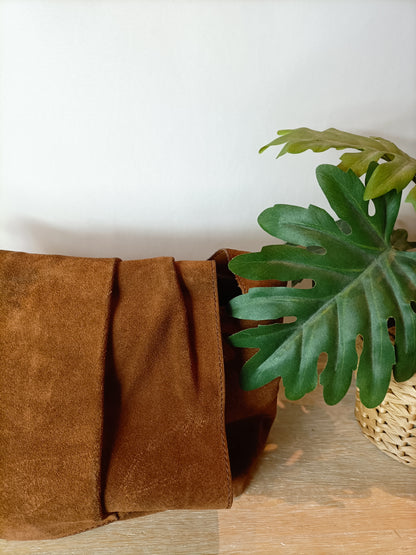 PURIFICACIÓN GARCIA. Bolso piel marrón asa corta (tara)