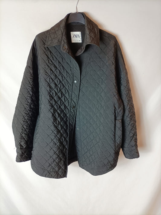 ZARA. Parka negra guateada T.s