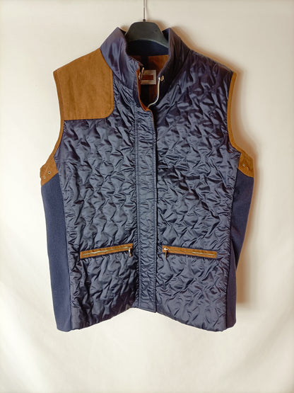 LLOYD'S. Blue down jacket with suede detailing.