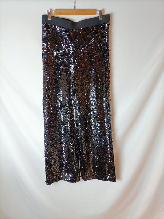 ZARA. Pantalón negro lentejuelas T.l