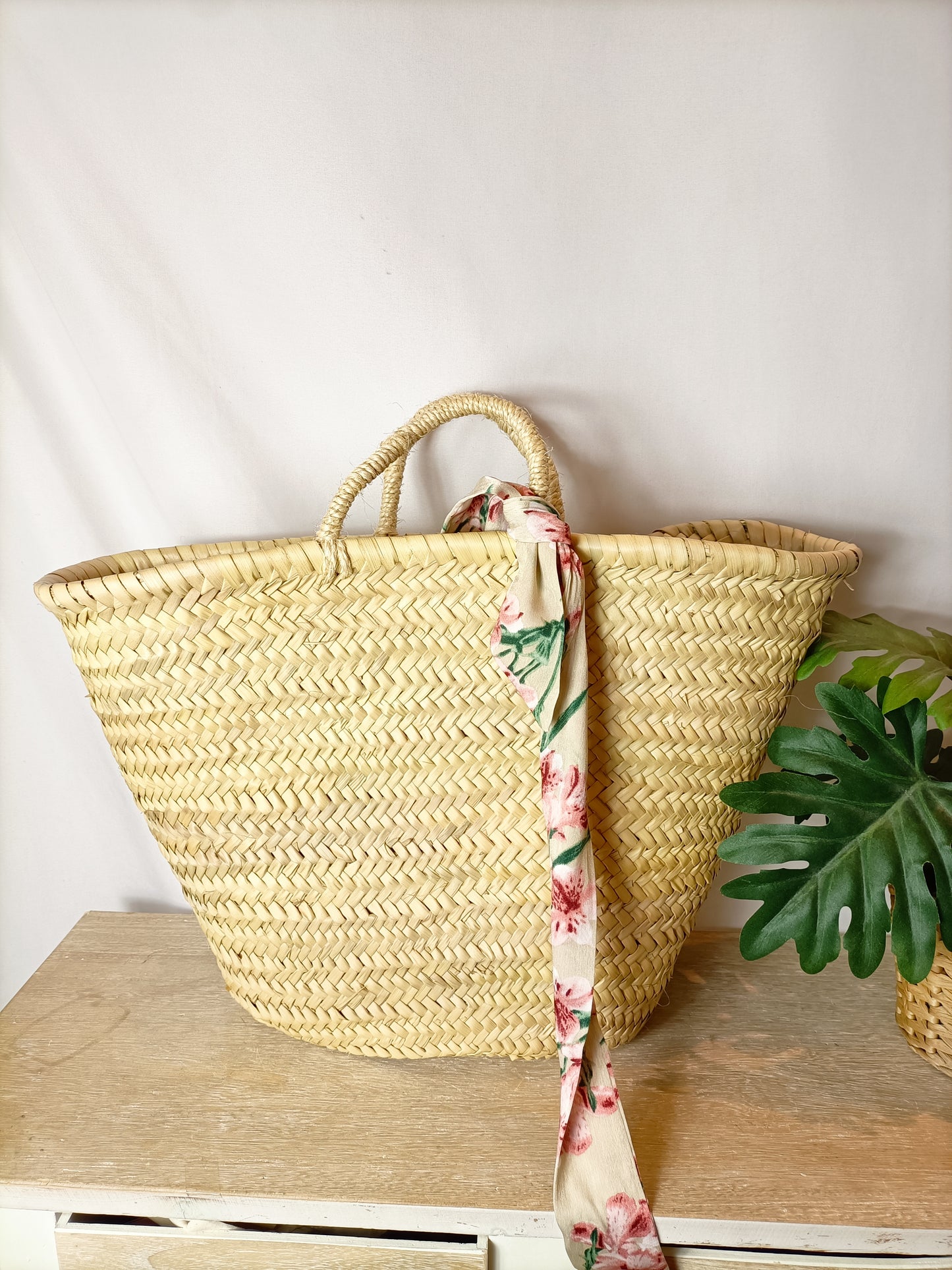 OTRAS. Capazo grande beige