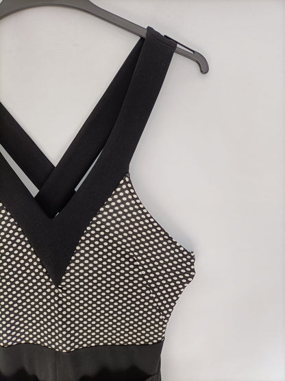 ZARA. Mono negro escote T.m