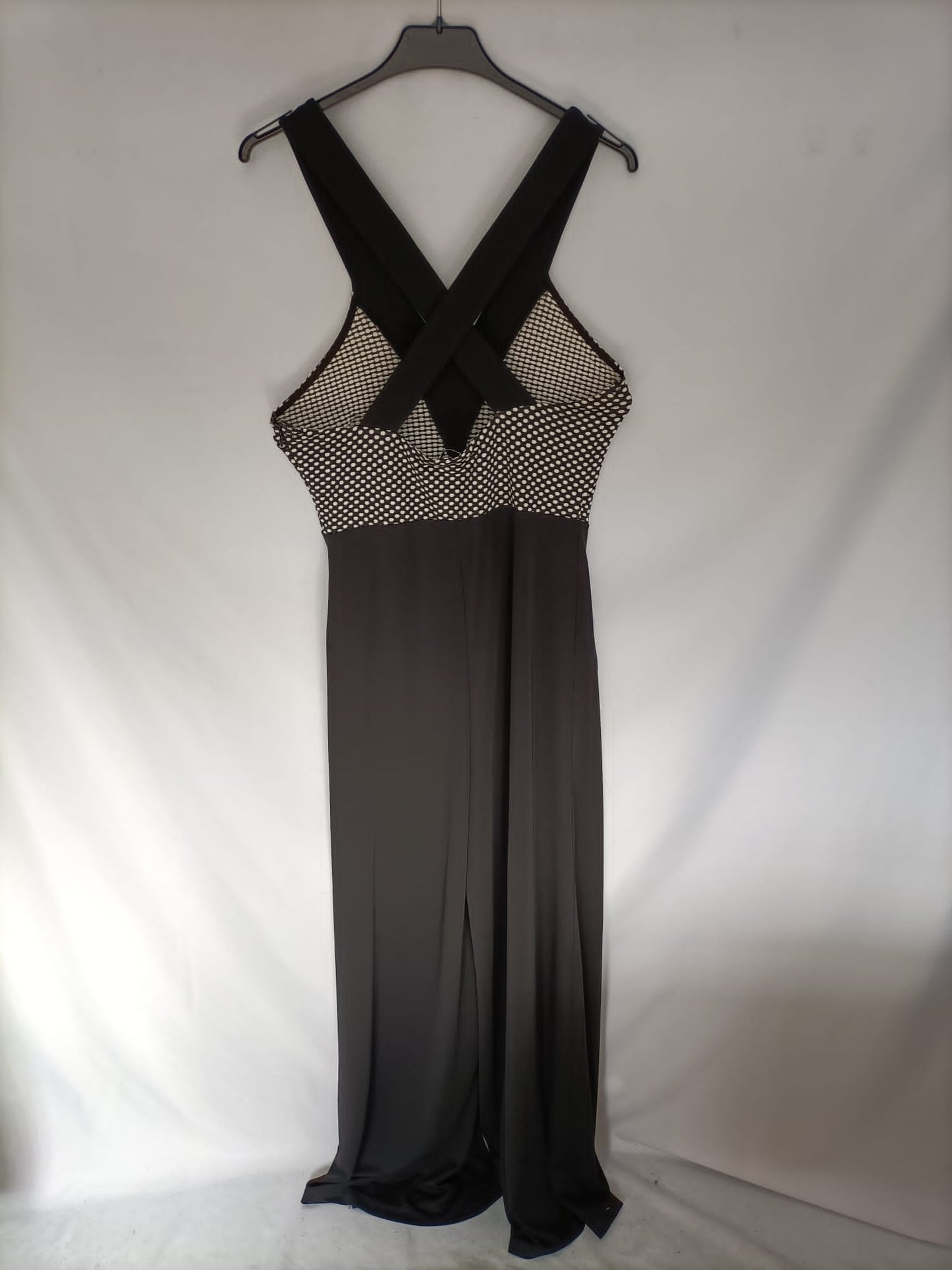 ZARA. Mono negro escote T.m