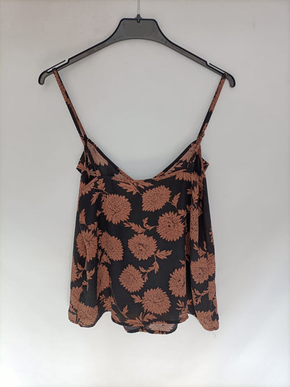 FOREVER21. Top negro flores T.m