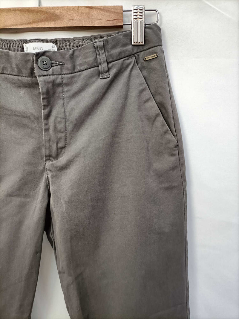 MANGO. Pantalón gris chino T.12
