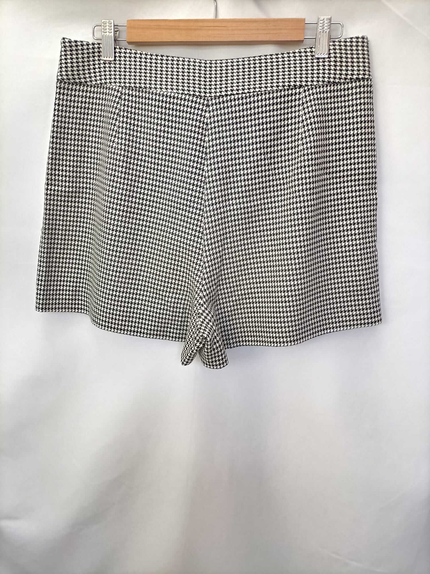 PILI FERRER. Shorts pata de gallo T.m