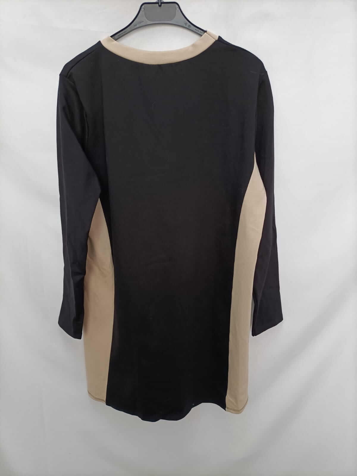 VALENTINA. Vestido bicolor beige y negro T.l