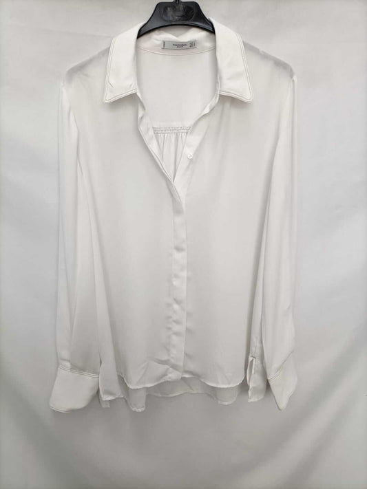 MANGO. Blusa blanca fluida T. l