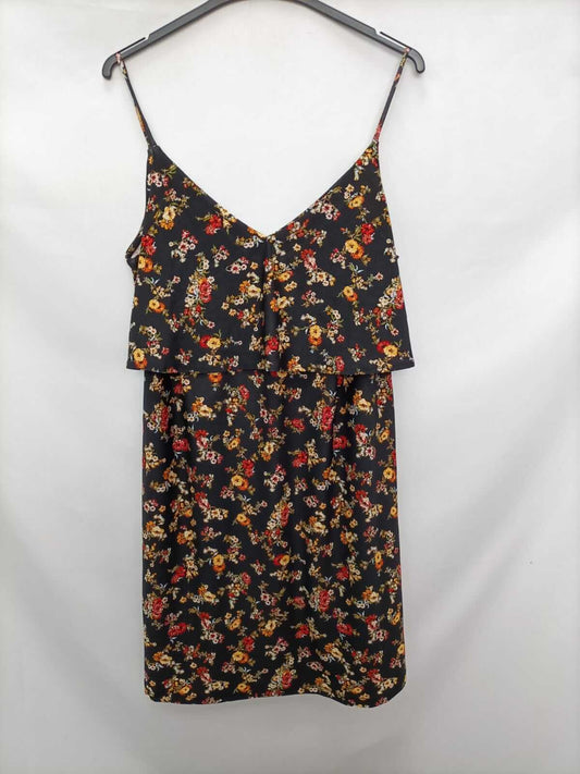 MANGO. Vestido corto negro flores T.m