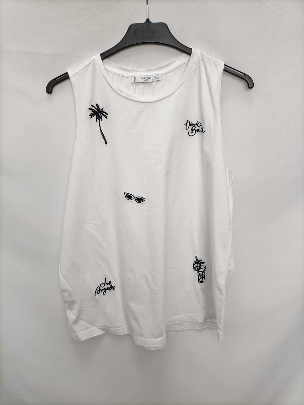 MANGO. Camiseta blanca bordado negro T.m