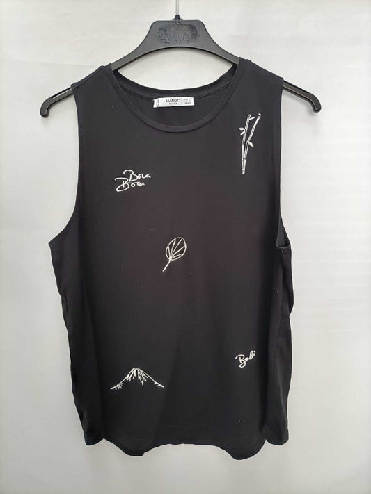 MANGO. Camiseta negra bordado blanco T.m