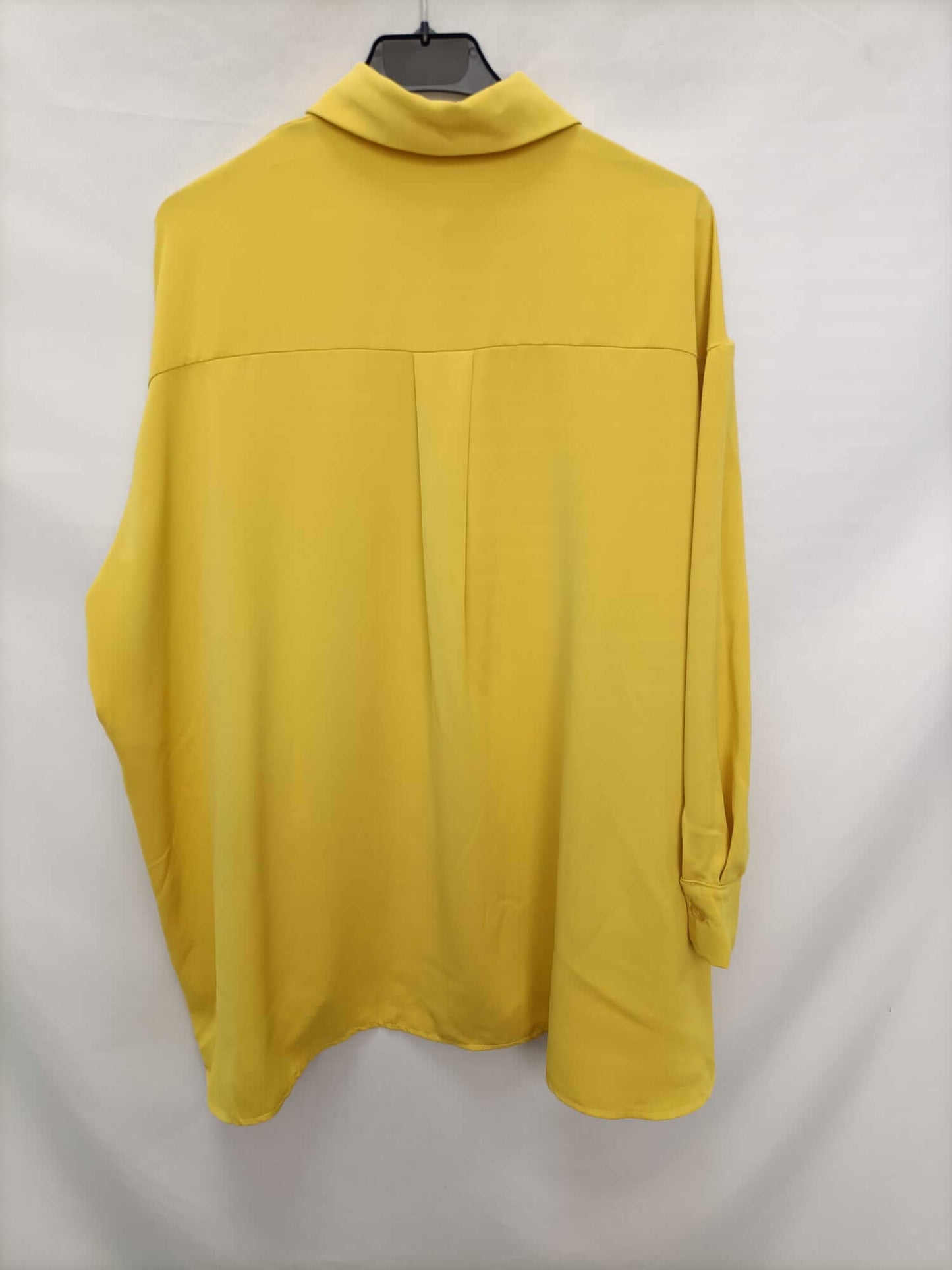 OTRAS. Blusa amarilla oversized T.l/xl