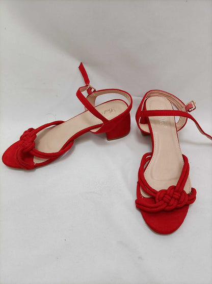 BEST SHOES. Sandalias rojas nudo T.38