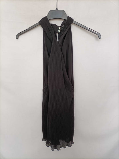 ZARA. Black pleated top Tm