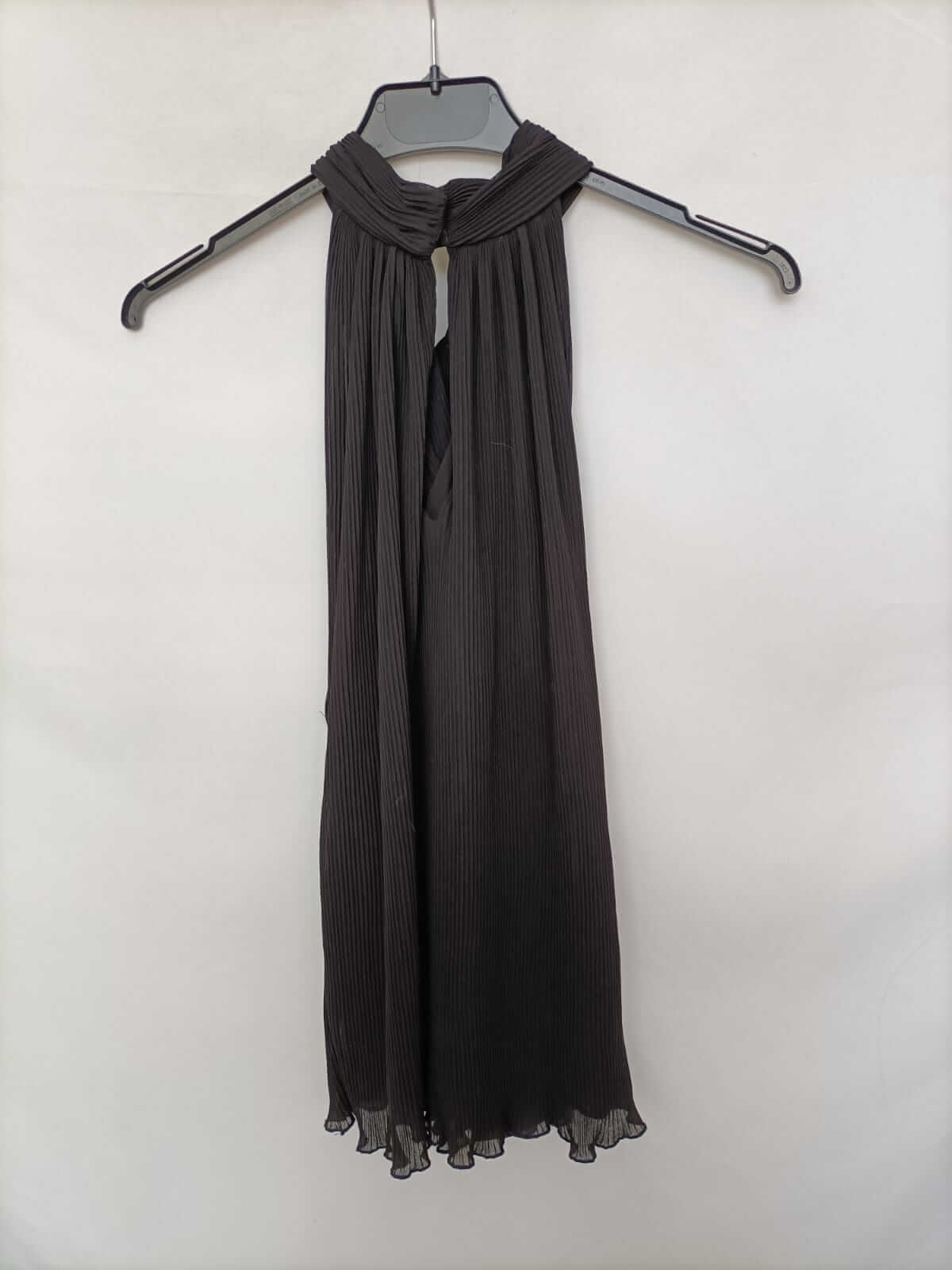 ZARA. Black pleated top Tm