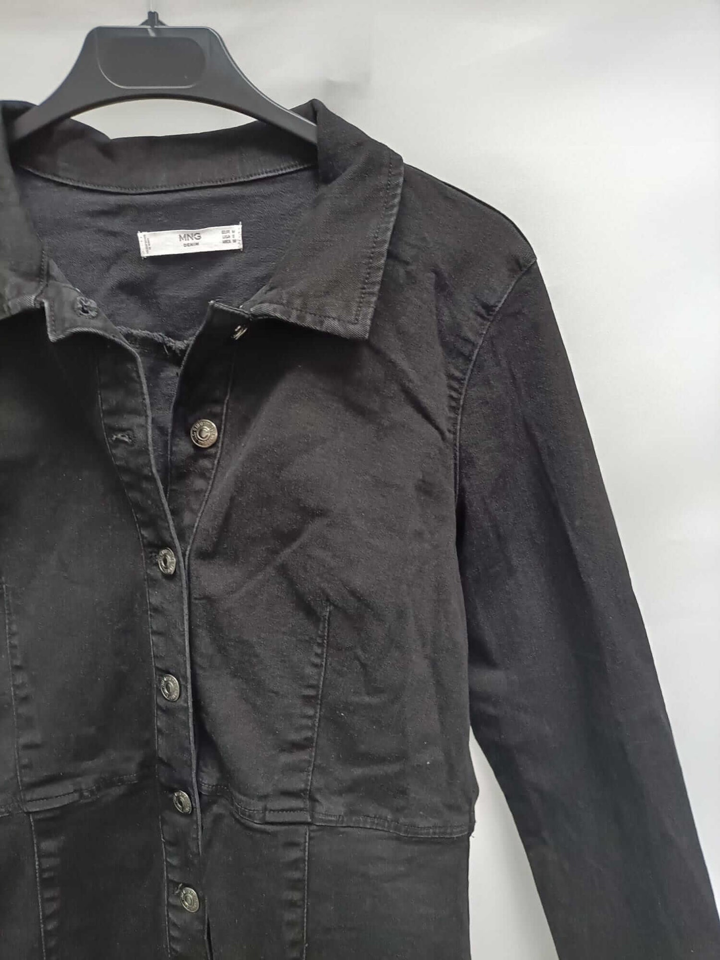 MANGO.Vestido sobrecamisa vaquera negra T.m