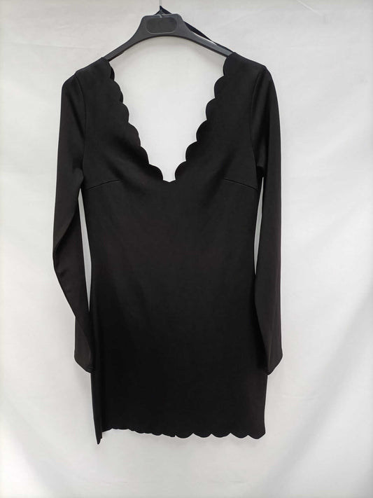 OTRAS.Vestido escote amplio negro T.m