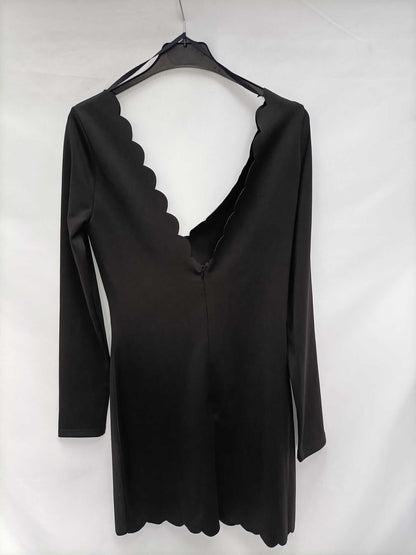 OTRAS.Vestido escote amplio negro T.m