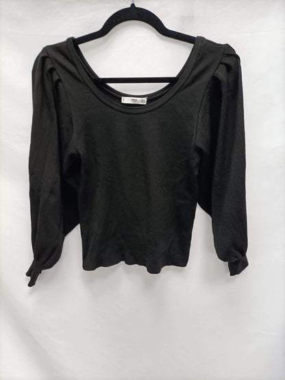 MarKetMANGO.Top/jersey negro canalé mangas abullonadas T.m