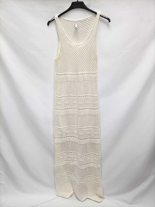 STRADIVARIUS.Vestido largo croché Tm