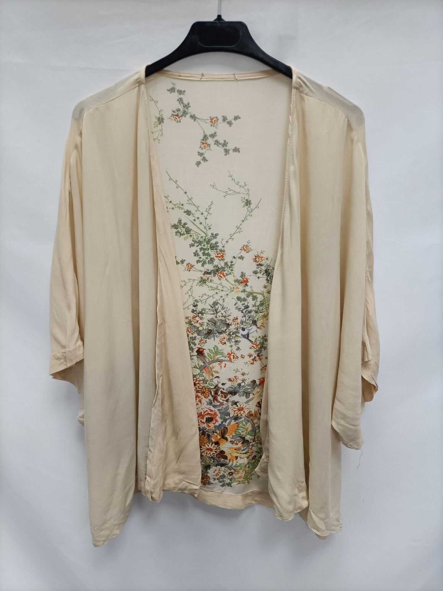 OTRAS.Kimono corto beige estampado TU