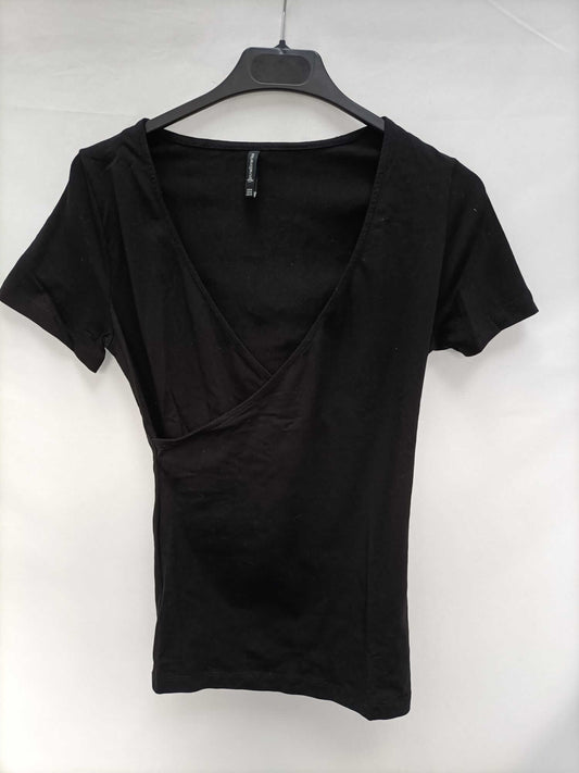 STRADIVARIUS.Tm crossed black lycra t-shirt