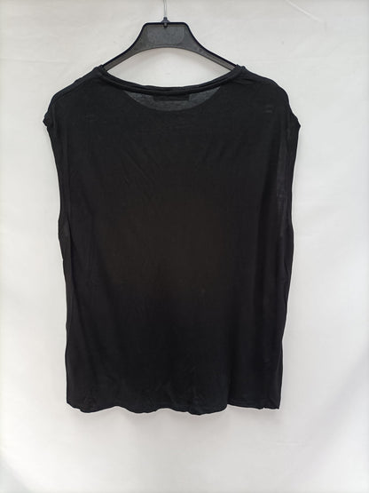 MANGO.Camiseta negra sin mangas T.L