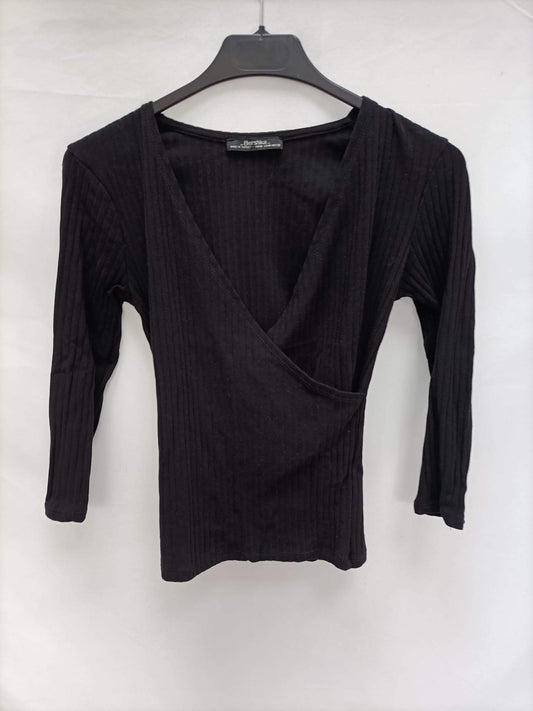 BERSHKA.Top canalé cruzado manga corta T.m