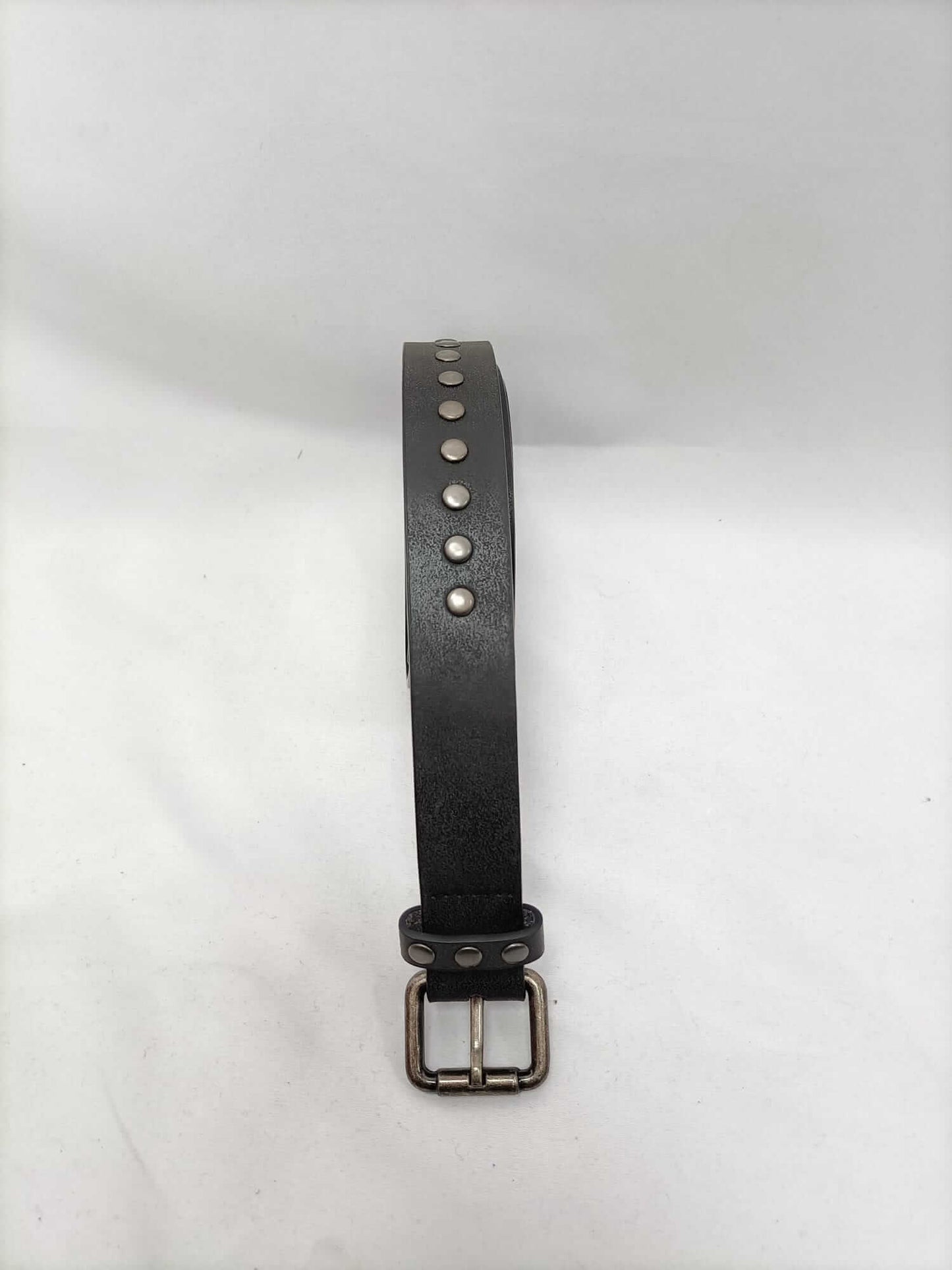 OTRAS.Cinturón negro tachuelas