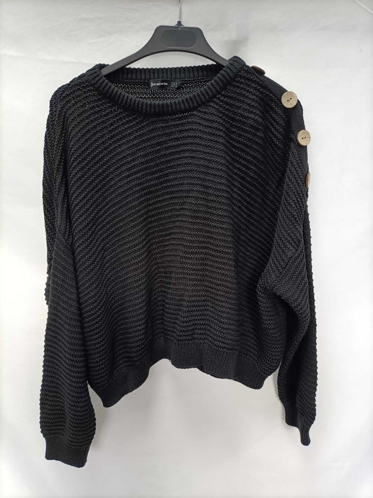 STRADIVARIUS. Black button knit sweater Tm