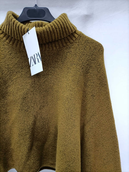 ZARA.Green hunting sweater with Perkins collar Ts