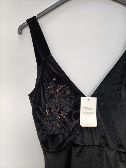 OYSHO.Body negro terciopelo bordado T.L