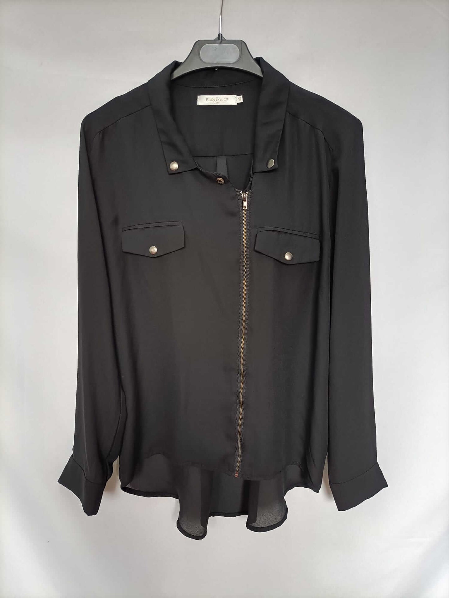 ANDY&LUCY.Blusa negra cremallera T.m