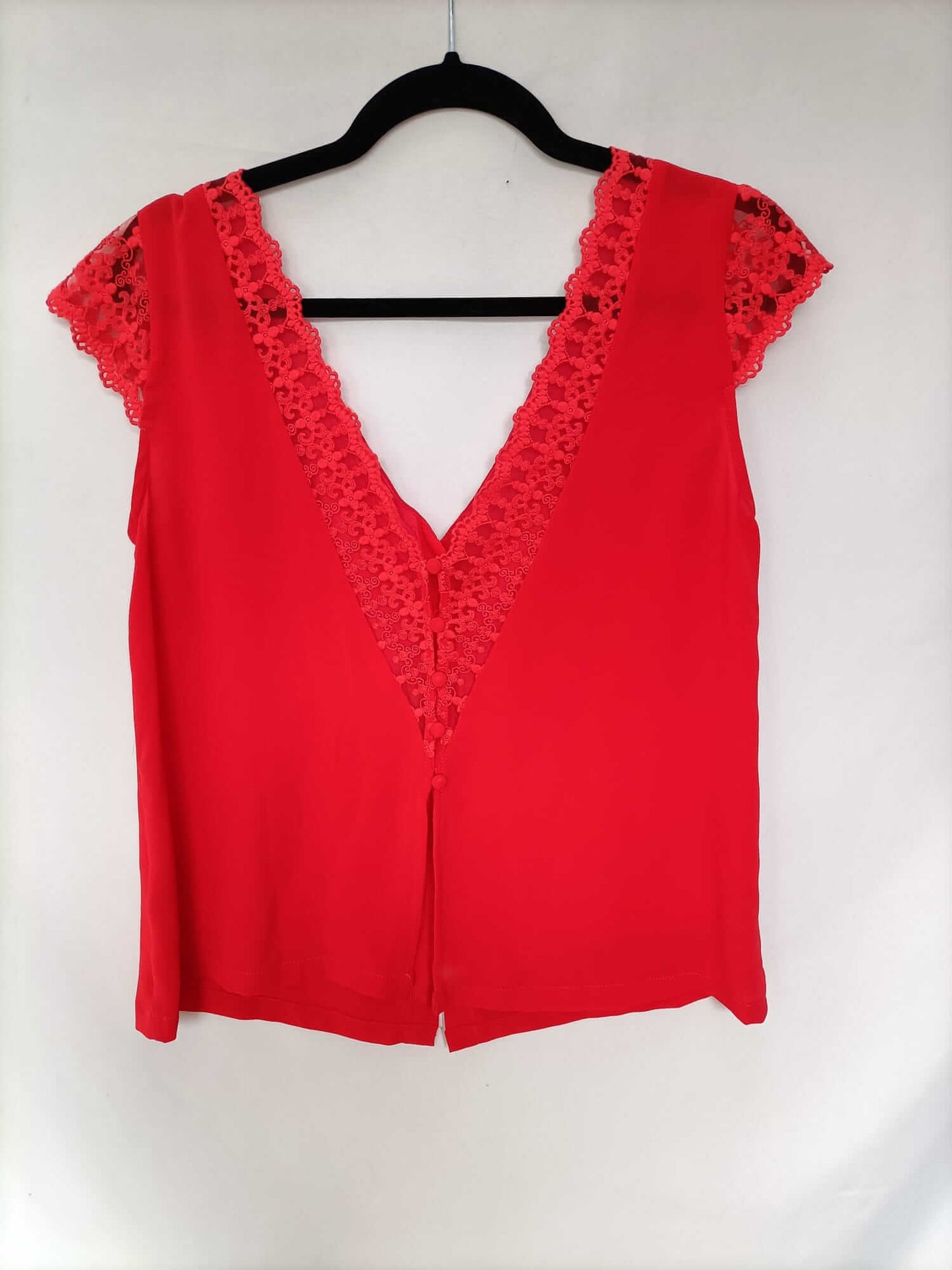 OTRAS.Top rojo abotonado tu (L)