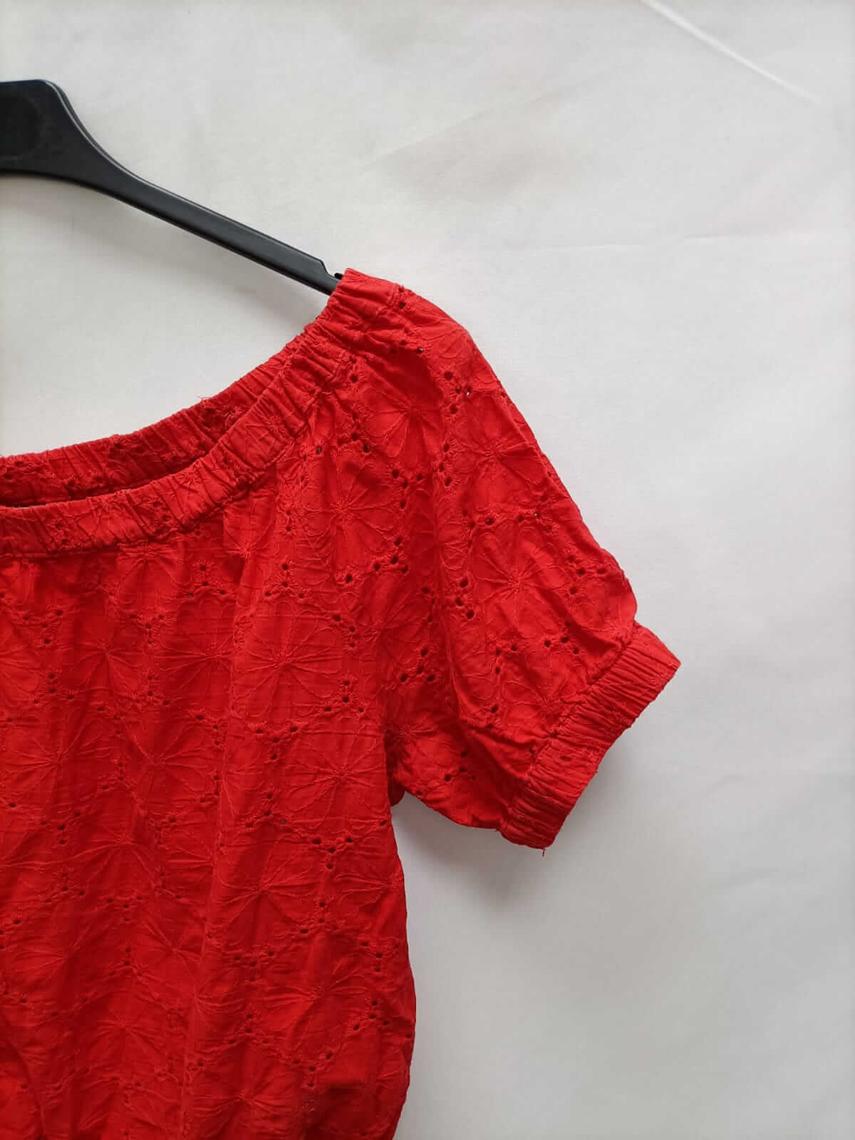 ILOVEH81.Top troquelado rojo T.m/l