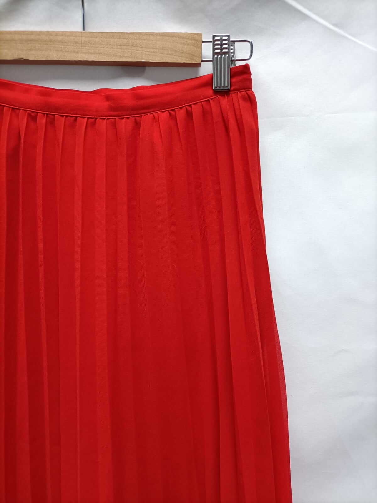 GINATRICOT. Two-tone midi skirt with pleats T.34