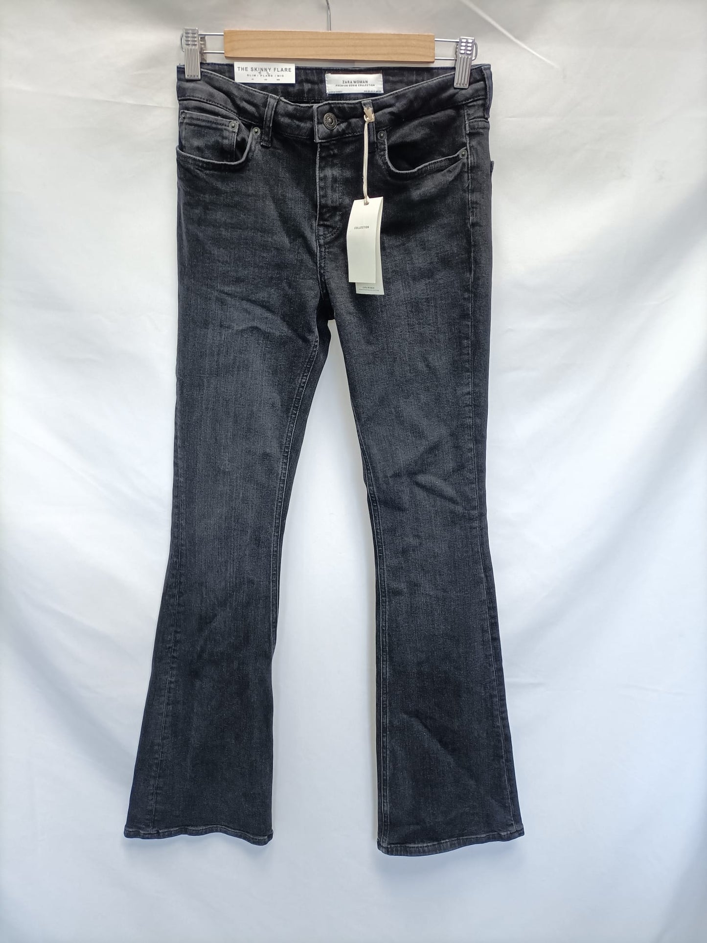 ZARA.Flared denim trousers S.36