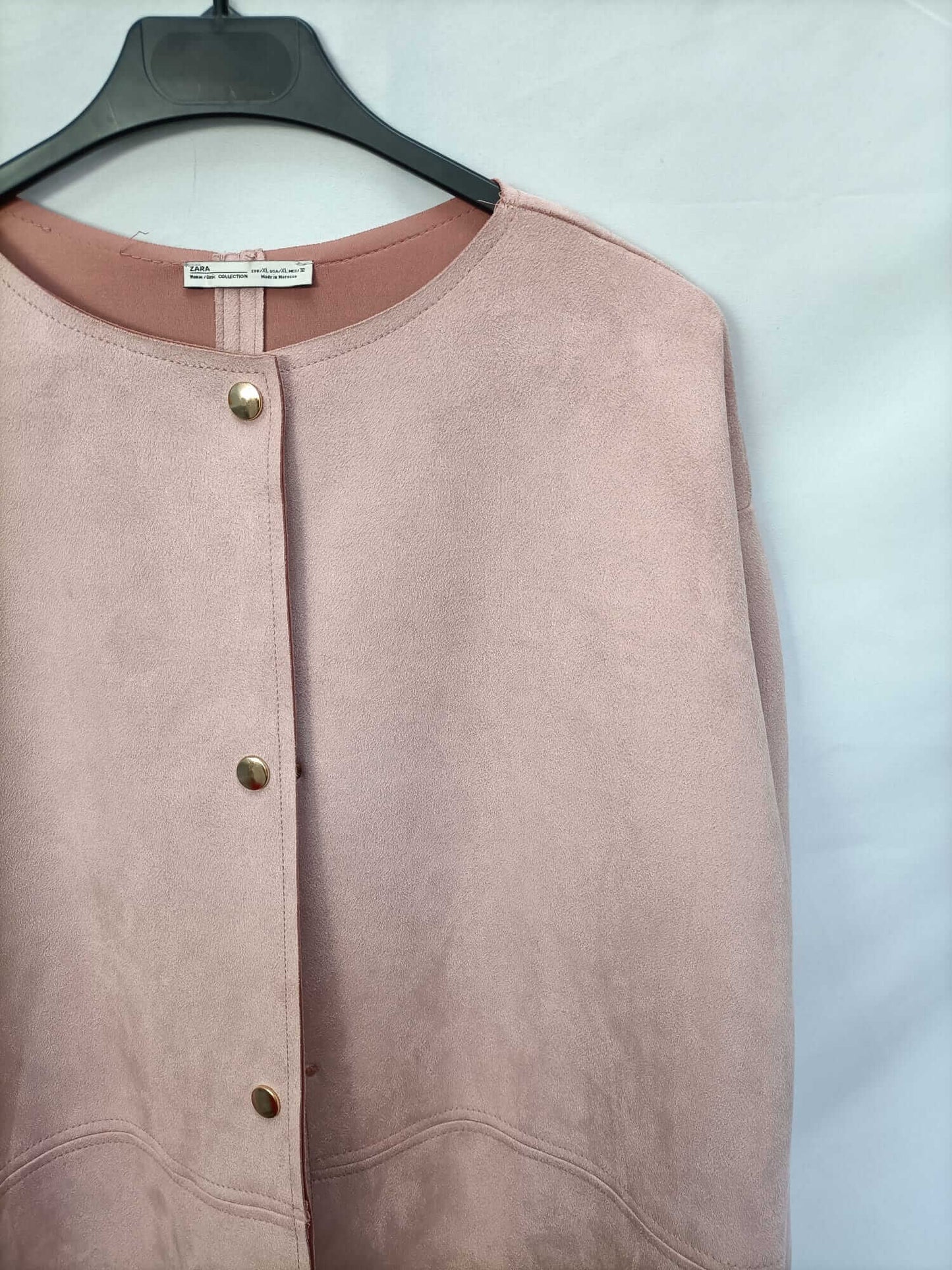 ZARA.Abrigo neopreno rosa T.XL (tara)