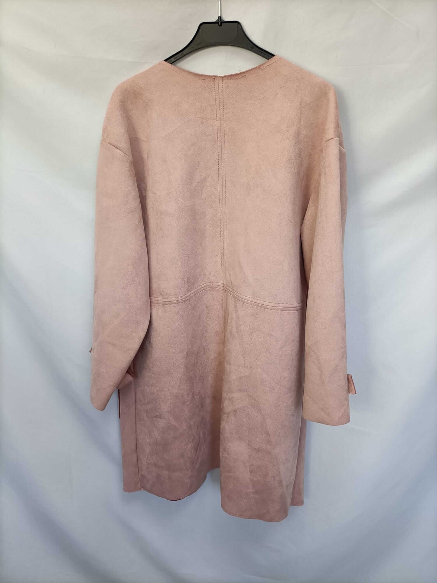 ZARA.Abrigo neopreno rosa T.XL (tara)