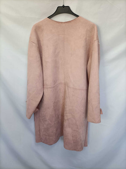 ZARA.Abrigo neopreno rosa T.XL (tara)