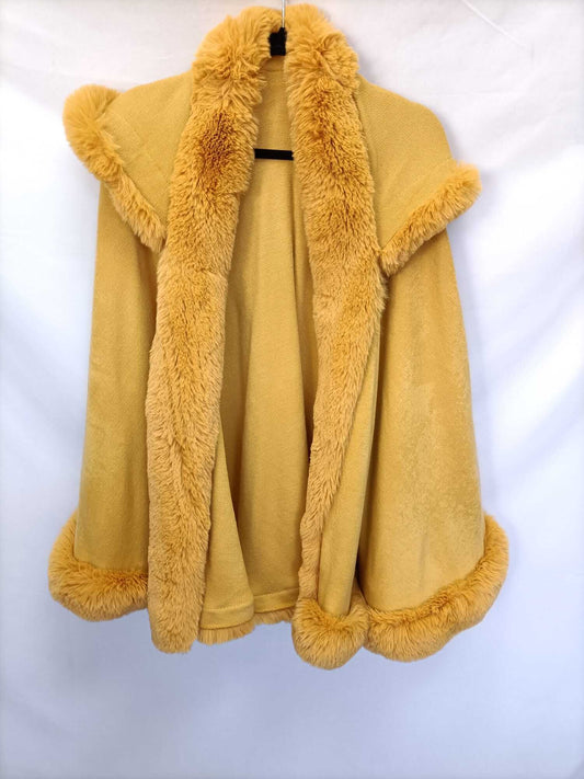 OTHERS.Yellow furry poncho YOU ​​(M/L)