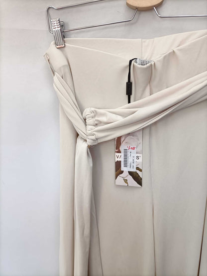 VANDOS.Pantalones beiges anchos T.46