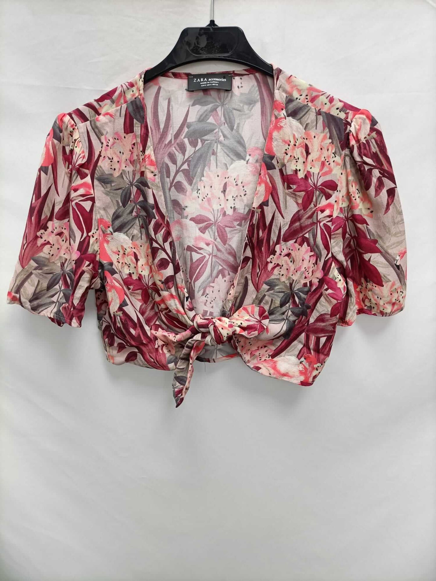 ZARA.Croptop floral Ts