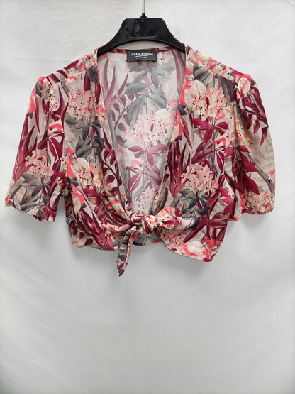 ZARA.Croptop floral Ts