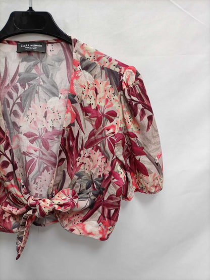 ZARA.Croptop floral Ts