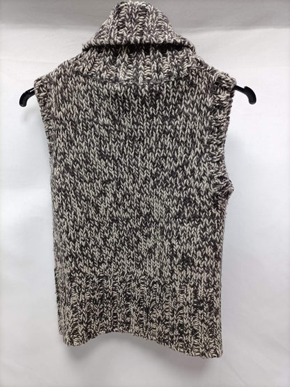 PULL&amp;BEAR. Sleeveless Ts sweater